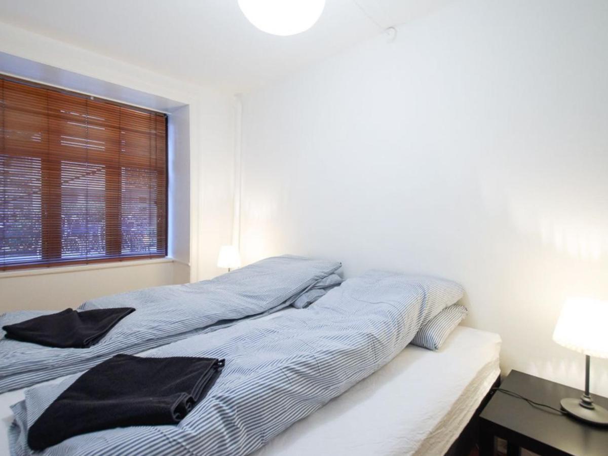 Sanders Park - One-bedroom Near A Huge Park Apartment